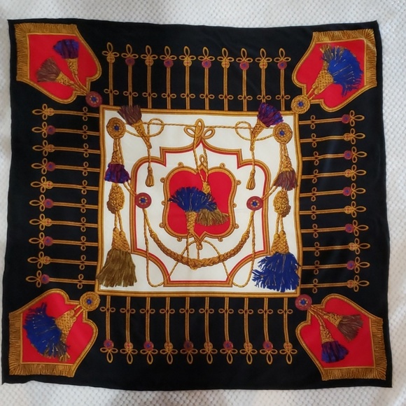 Liz Claiborne Accessories - Liz Claiborne Silk Scarf